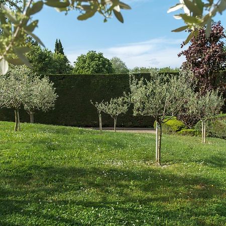 Villa Carini With 3000 Mq Garden & Heated Pool Кастельнуово-дель-Гарда Экстерьер фото
