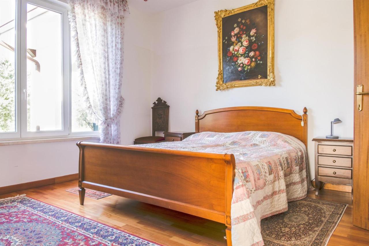Villa Carini With 3000 Mq Garden & Heated Pool Кастельнуово-дель-Гарда Экстерьер фото