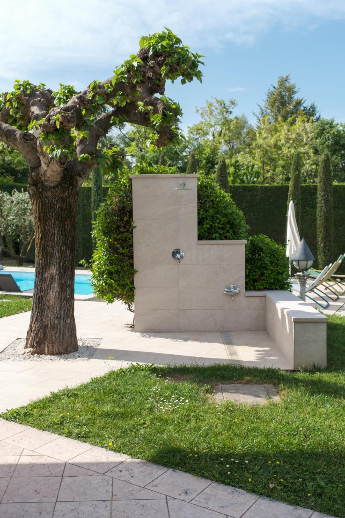 Villa Carini With 3000 Mq Garden & Heated Pool Кастельнуово-дель-Гарда Экстерьер фото